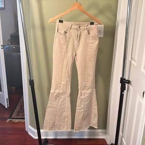 Khaki bell buttons raw hem high waisted with pockets